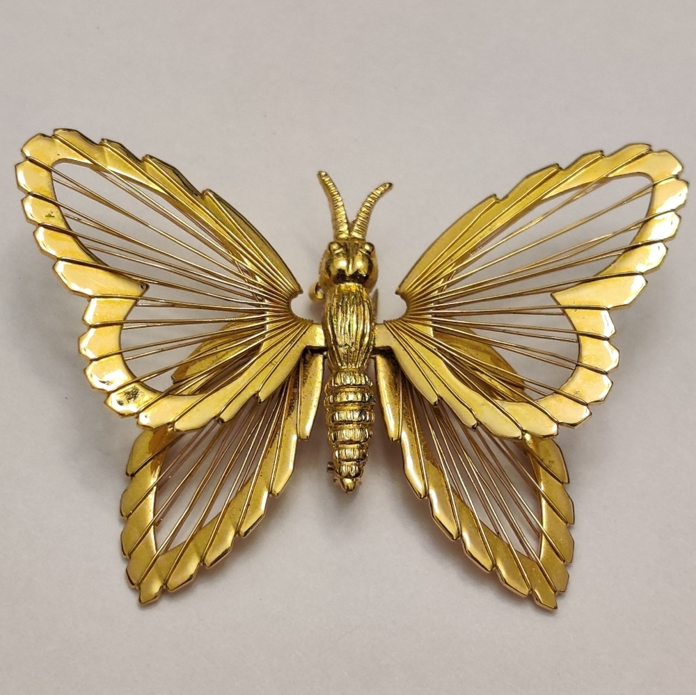 VTG Monet Dimensional Butterfly 🦋 Brooch